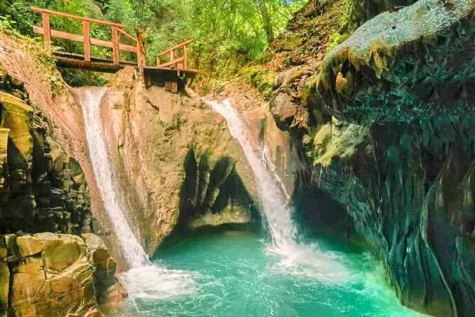 À la découverte de l'emplacement spectaculaire des cascades de Damajagua