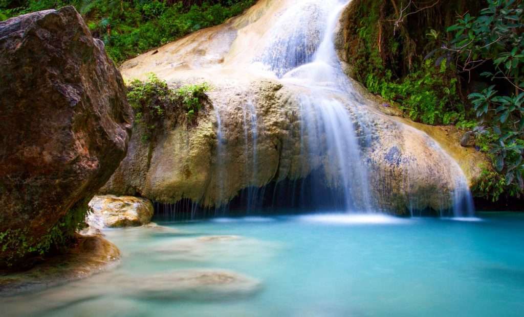 Die virale Sensation: Warum die Damajagua-Wasserfälle ein absolutes Muss für einen Ausflug in Puerto Plata sind